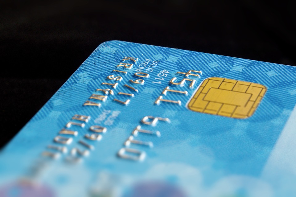 Uitspraak: Bankmedewerker schendt Bankierseed door creditcard aan te vragen op naam van klant