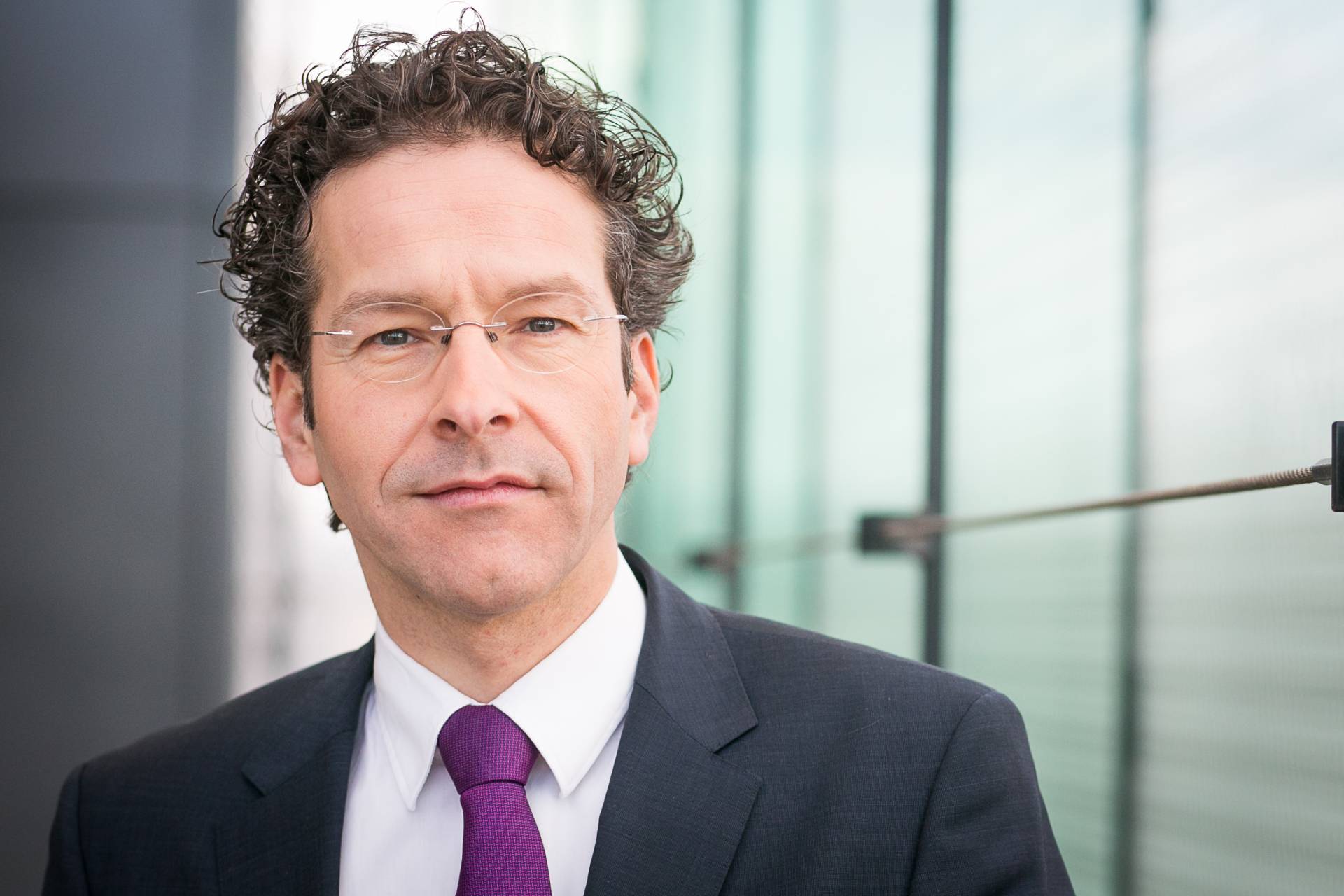 Nieuws: Dijsselbloem vooralsnog tevreden over zorgplicht