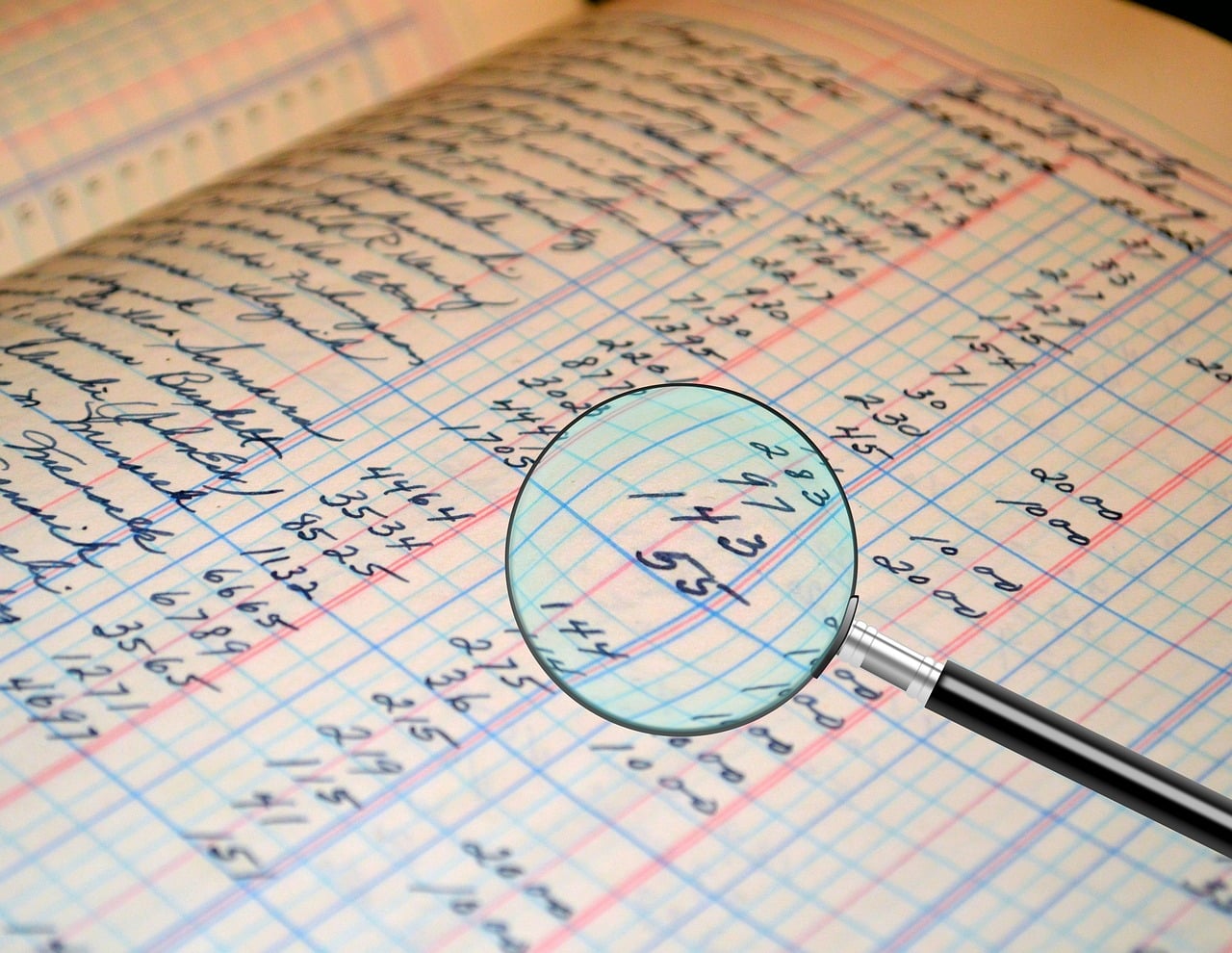 Uitspraak: Accountant berispt na klachten over valse facturen en nalatig onderzoek